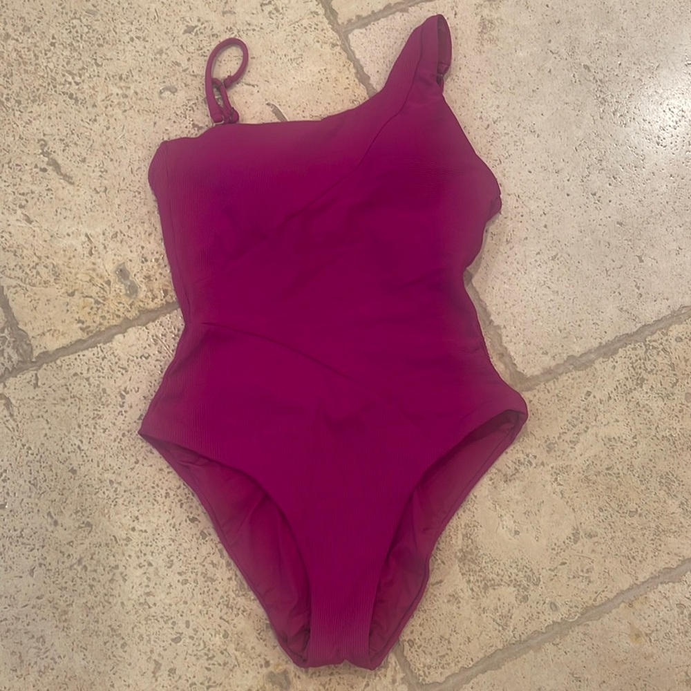NWT Becca One Piece Swimsuit